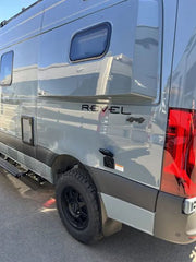 Hughes Auto SV30API-W Power Inlet Port; SafeView™; Manual Power Disconnect; 30 Ampere; 120 Volt; -20 To 65 Degree Celsius Working Temperature/ -40 To 85 Degree Celsius Storage Temperature; White; Nickel Plated Contacts; Twist Lock Design; ETL Certified; With Water Resistant Cover And Halo Status Light